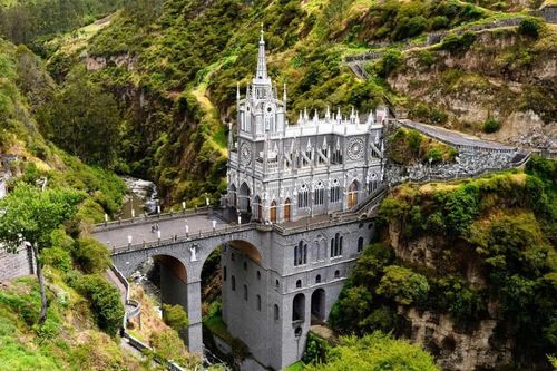 Khám phá những nhà thờ 'độc nhất vô nhị' trên thế giới
