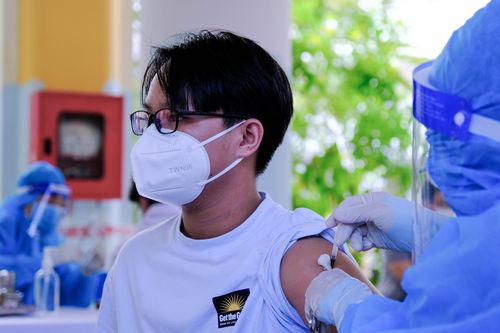 Cần Thơ tiêm vắc xin cho trẻ từ 12 - 17 tuổi, thành lập 50 đội y tế lưu động