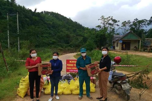 Kịp thời hỗ trợ 239 hộ dân có hoàn cảnh khó khăn ở vùng phong tỏa tạm thời tại huyện Đakrông