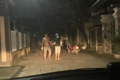 Nồng nặc hơi men, mang dao đi chém người do va quẹt xe