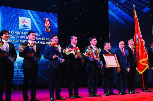 Tổng công ty Đầu tư phát triển hạ tầng đô thị UDIC đón nhận Huân chương Độc lập hạng Nhất