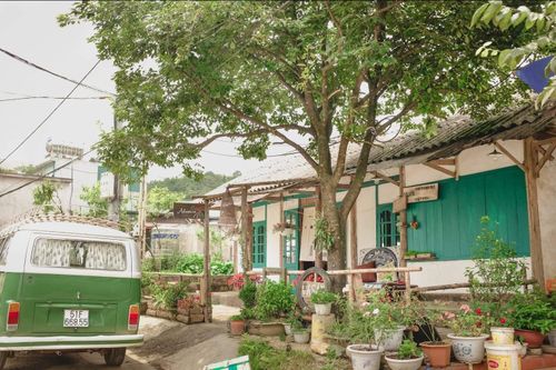 'Bỏ phố về rừng', cô gái cải tạo tiệm sửa xe cũ thành nhà cấp 4 đẹp như mơ
