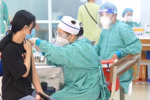 Y tế - Sức khỏe Tin tức y tế Để sinh viên trở lại trường, cần quan tâm tiêm vắc-xin
