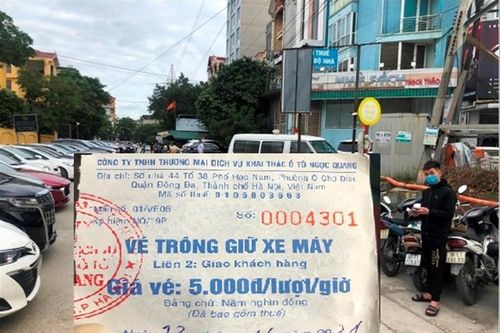 Bãi trông giữ xe không phép, 'chặt chém' người dân gửi xe đi tàu Cát Linh- Hà Đông