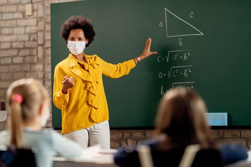 Nhiều giáo viên Mỹ muốn bỏ việc vì kiệt sức