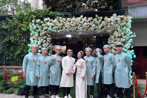 'Nữ MC trẻ nhất VTV' Phương Thảo xinh đẹp trong lễ ăn hỏi