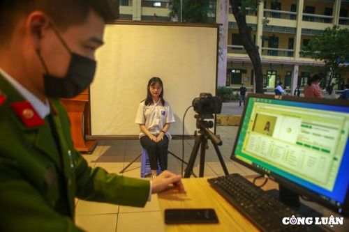 Kết hợp cấp CCCD gắn chíp tại điểm tiêm vắc xin COVID-19 cho các học sinh độ tuổi 15-17