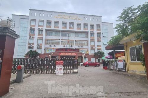 Phong tỏa một tầng, khẩn trương đối phó với ổ dịch COVID-19 phức tạp tại Bệnh viện Phụ sản Nam Định