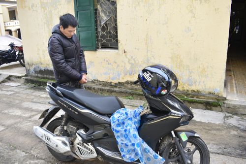 Truy xét, bắt đối tượng cướp giật điện thoại của học sinh
