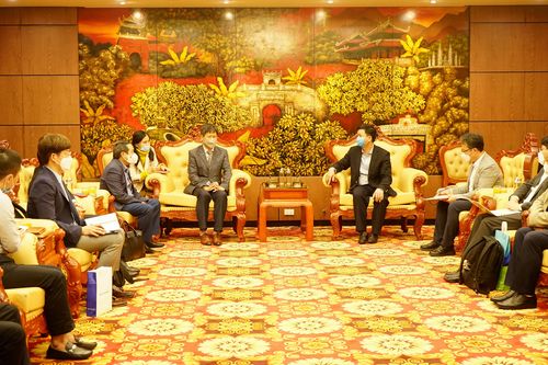 Bí thư Tỉnh ủy Lê Quang Tùng làm việc với các nhà đầu tư Hàn Quốc về dự án Trung tâm Điện khí LNG Hải Lăng