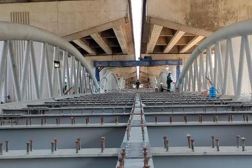 Hà Nội: Tạm dừng các phương tiện lưu thông để thi công cầu vượt cho xe máy qua hồ Linh Đàm