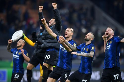 Inter Milan vào vòng knock-out Champions League sau 10 năm