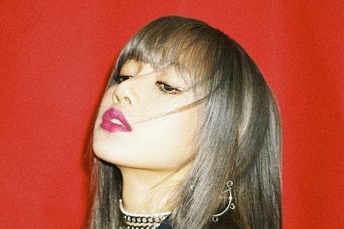 Tại sao thế giới 'đứng tim' khi Lisa Blackpink mắc Covid-19?