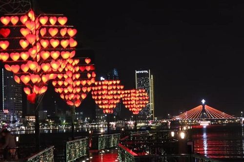 Thắp sáng màu cam xóa bỏ bạo lực với phụ nữ và trẻ em