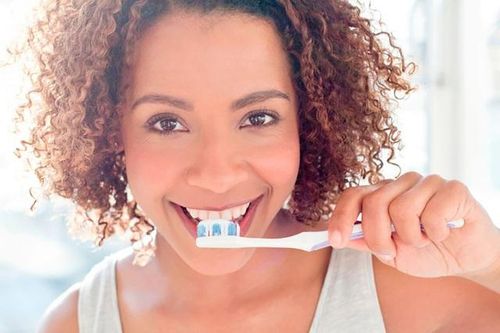 Thế giới Thế giới Vệ sinh răng miệng kém liên quan đến nguy cơ nhiễm COVID-19 nặng