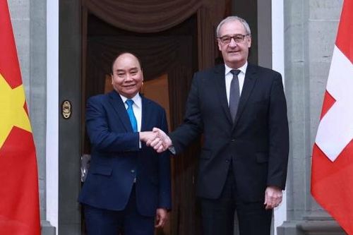 Chủ tịch nước Nguyễn Xuân Phúc hội đàm với Tổng thống Thụy Sỹ Guy Parmelin