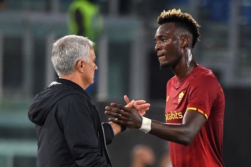 Mourinho vẫn chê trách học trò dù thắng 4-0