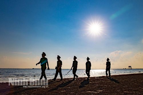 Những bước chân thầm lặng