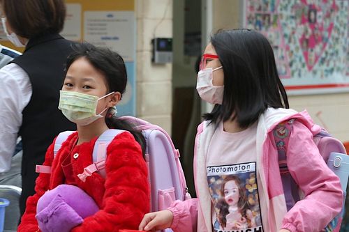 Phát hiện F0, nhiều địa phương cho học sinh dừng đến trường