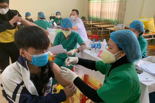 Lãnh đạo Sở Y tế Bắc Giang nói về nguyên nhân 4 học sinh sốc phản vệ khi tiêm vắc xin