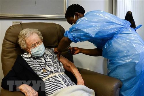 EU kêu gọi dừng liên kết không vận với các nơi phát hiện biến thể mới