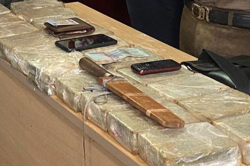 Công an tỉnh bắt 3 đối tượng, thu giữ 40 bánh heroin trong đường dây buôn bán ma túy xuyên quốc gia