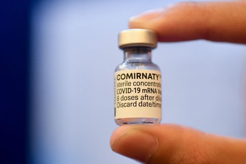 Hai học sinh ở Bắc Giang và Hà Nội tử vong sau tiêm vaccine Covid-19