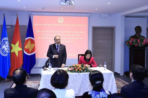 Chủ tịch nước gặp gỡ Phái đoàn đại diện Việt Nam tại Geneva