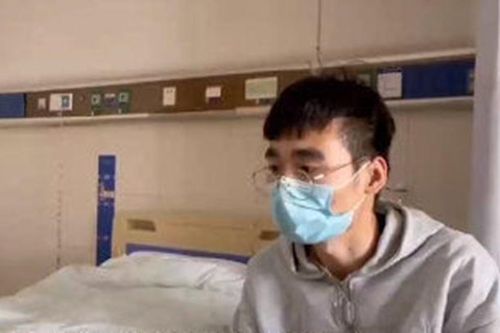 'Nổ phổi' suýt chết do hát karaoke quá to