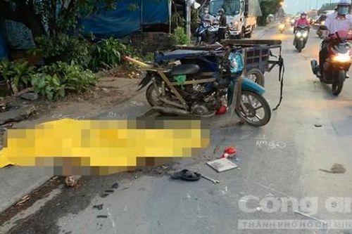 TPHCM: Người điều khiển xe lôi tự chế tử vong sau va chạm với xe tải