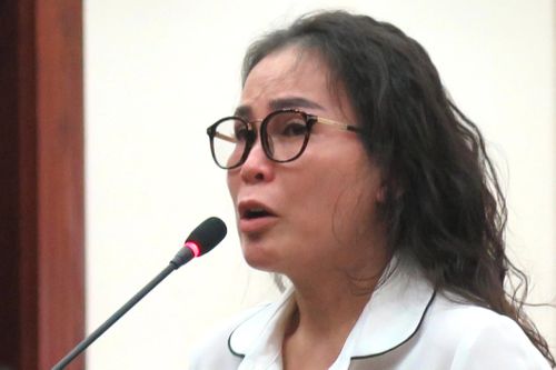Bà Lê Thị Thanh Thúy bật khóc nói lời sau cùng