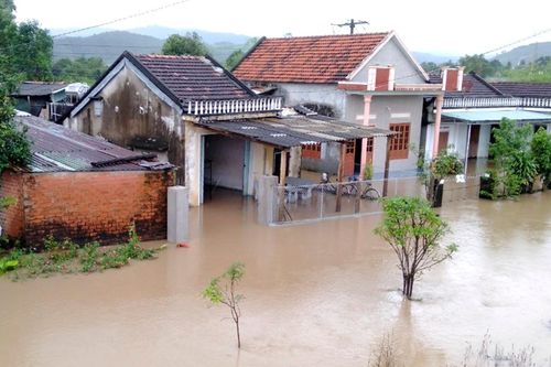 Thủy điện xả lũ 11.000 m3/s, Phú Yên sơ tán hàng nghìn người