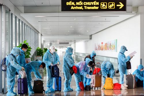 Việt Nam cần rà soát kỹ những người nhập cảnh do có biến chủng Omicron