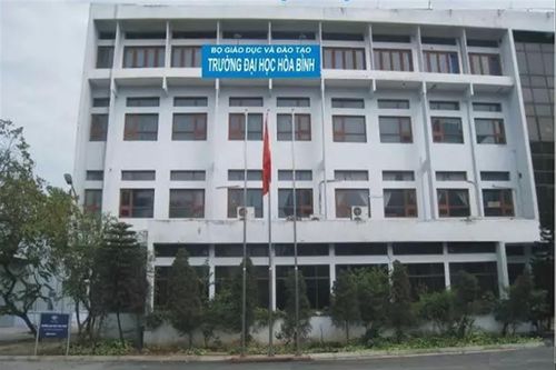 Thực hư chuyện vào chính quy ra tại chức