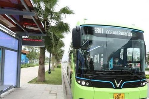 Hà Nội yêu cầu 'mở bến' để xe buýt điện hoạt động