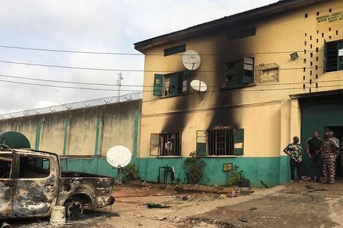 Lại tấn công nhà tù tại Nigeria, hàng trăm tù nhân tẩu thoát