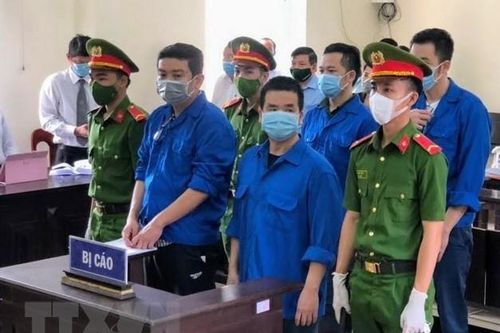 Kháng nghị bỏ hình phạt cấm hành nghề báo chí đối với nhóm 'Báo Sạch'