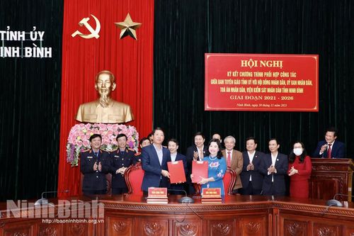 Ký kết chương trình phối hợp thực hiện Quyết định 238 của Ban Bí thư Trung ương Đảng