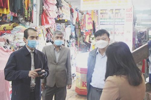 Kinh tế Kinh tế Phòng dịch ở các chợ truyền thống