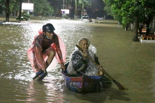 Mưa lũ chia cắt nhiều tuyến quốc lộ, đường tỉnh ở Nam Trung Bộ