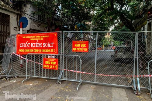 Ca dương tính SARS-CoV-2 trong cộng đồng tăng từng ngày, Hà Nội lại giăng dây khắp lối
