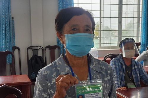 Sóc Trăng cấp 'thẻ xanh' cho người bán vé số dạo