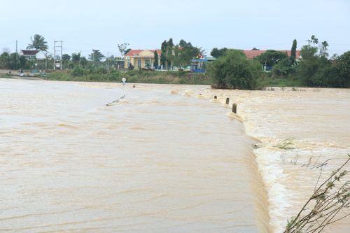 Mưa lũ gây nhiều thiệt hại tại các tỉnh miền Trung, Tây Nguyên