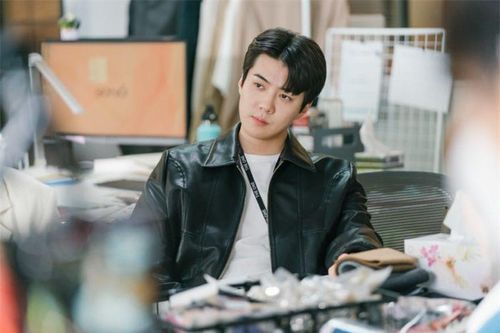 Sehun (EXO) được khen ngợi hết lời với diễn xuất tự nhiên trong Now, We Are Breaking Up của Song Hye Kyo