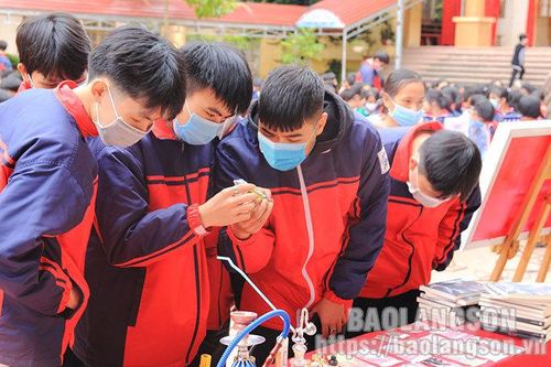 Đa dạng hoạt động phòng, chống AIDS, ma túy trong trường họcTin khácChung tay phòng chống HIV/AIDS trong bối cảnh dịch COVID-19THÔNG BÁO NỘI DUNG, CHƯƠNG TRÌNH KỲ HỌP THỨ BẢY (KỲ HỌP THƯỜNG LỆ CUỐI NĂM 2021) HĐND TỈNH KHÓA XVII NHIỆM KỲ 2021 – 2026