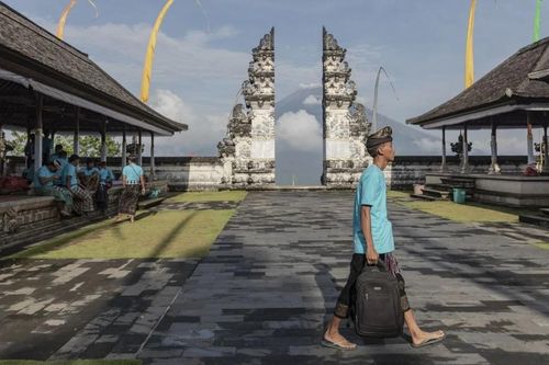 Bali chật vật dù quá tải hay vắng bóng du khách