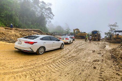 Đèo nối Nha Trang - Đà Lạt đã thông tuyến sau 2 ngày tắc hoàn toàn