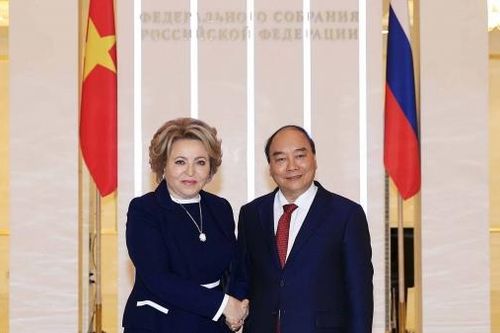 Chủ tịch nước Nguyễn Xuân Phúc hội kiến Chủ tịch Hội đồng Liên bang Nga