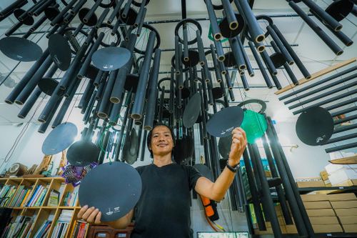 Chuyện về người thợ làm chuông gió 10 năm 'tắm' với âm thanh