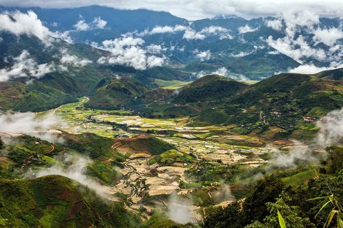 Bồng bềnh 'săn' mây trên đèo Khau Phạ
